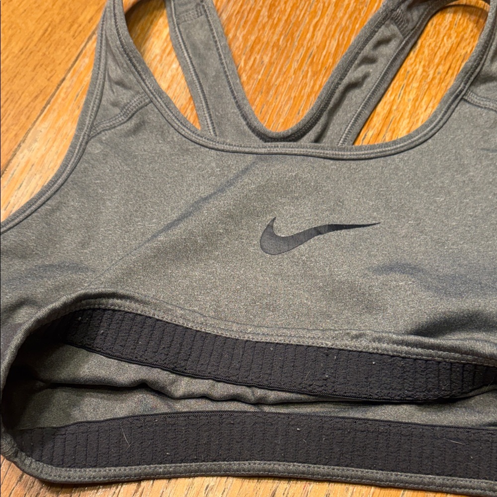 Nike Women's Gray Sports Bra - Picture 4 of 4